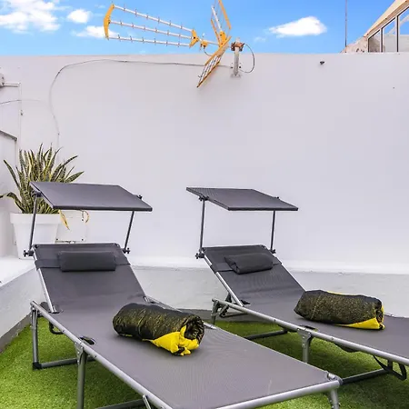 Дом отдыха Canary Modern House